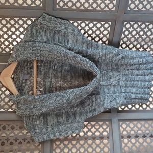 CHARLOTTE RUSSE GREY SWEATER NEVER BEEN WORN SIZE MEDIUM.       SO CUTE